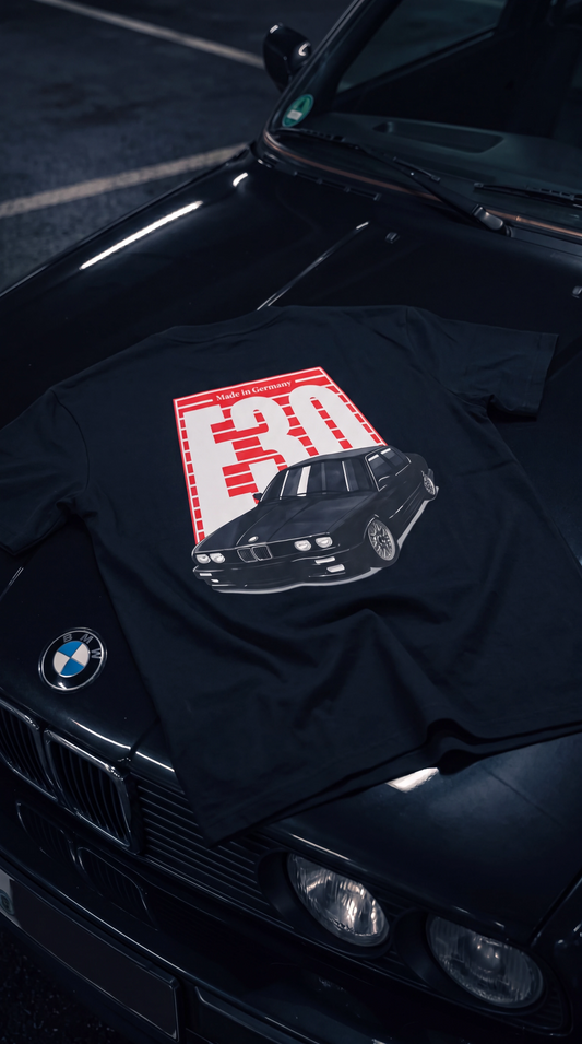 KLASSIKWAGEN E30 MADE IN GERMANY - Oversized T-Shirt