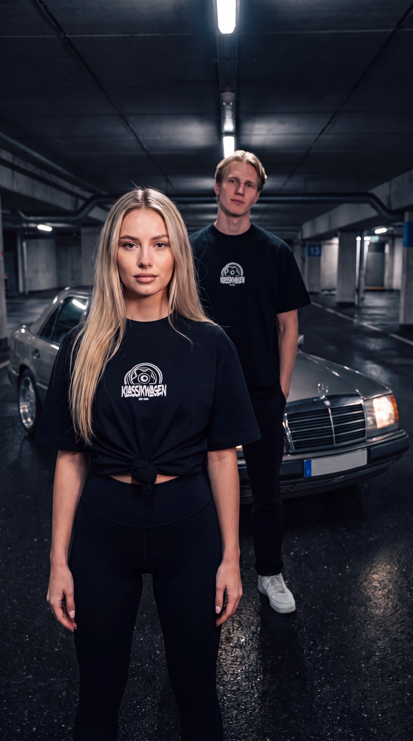 KLASSIKWAGEN W124 MADE IN GERMANY - Oversized T-Shirt