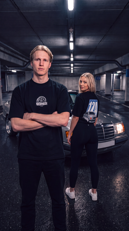 KLASSIKWAGEN W124 MADE IN GERMANY - Oversized T-Shirt